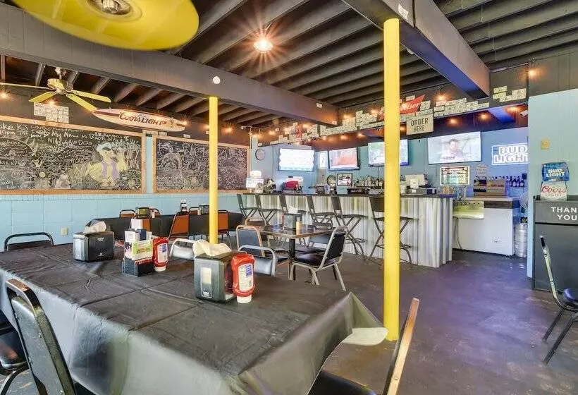 Kimberling City Oasis: Boat Slip, Kayaks & More!