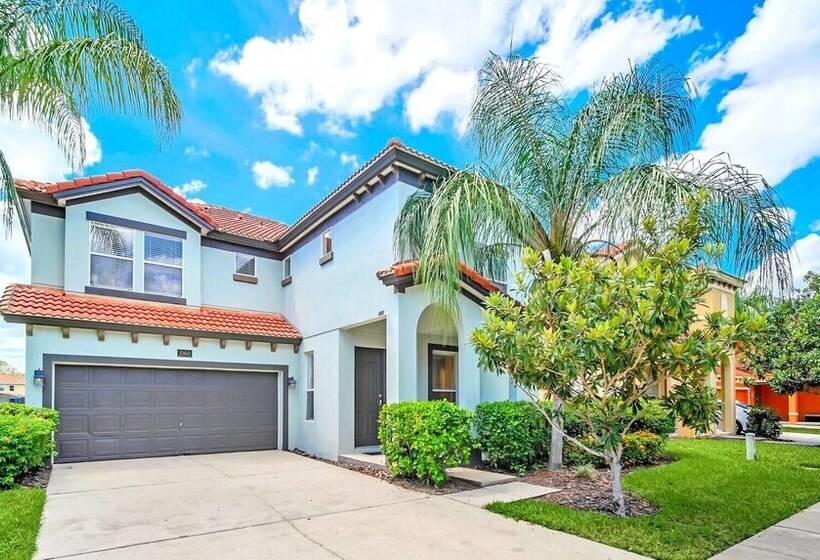 Lake View Getaway: Pool, Game Room, Theming!