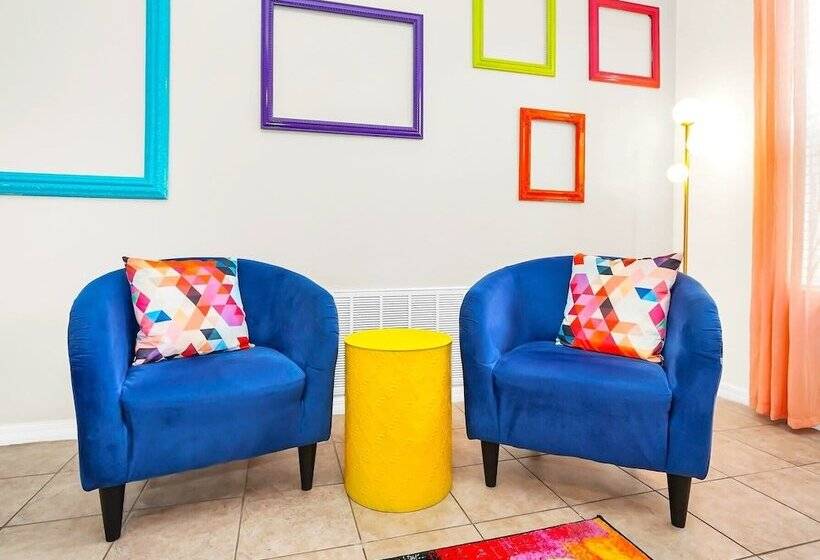 Lake View Getaway: Pool, Game Room, Theming!