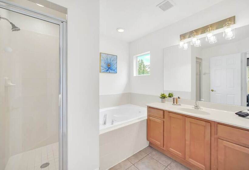 Lake View Getaway: Pool, Game Room, Theming!