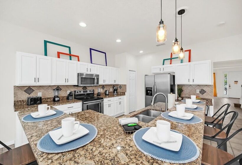 Lake View Getaway: Pool, Game Room, Theming!