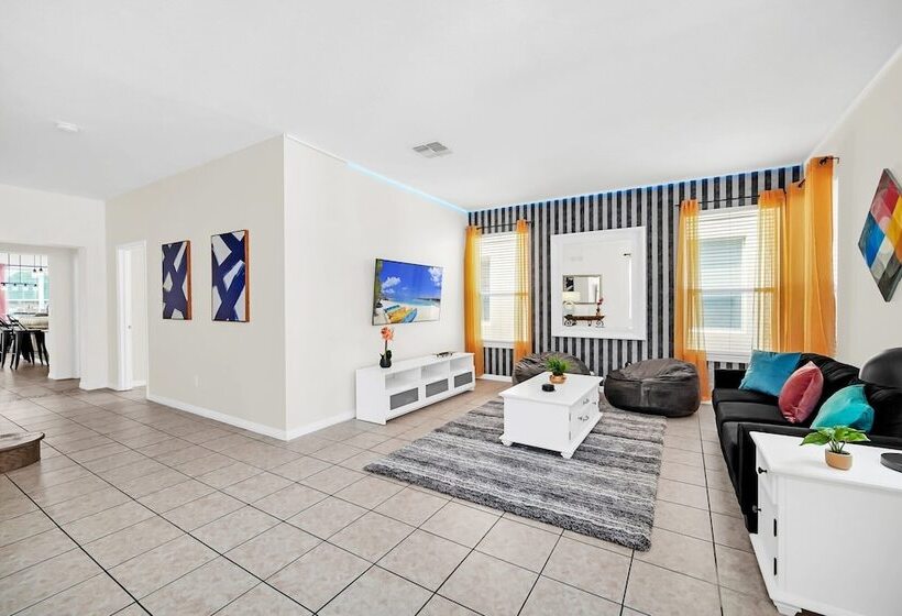 Lake View Getaway: Pool, Game Room, Theming!