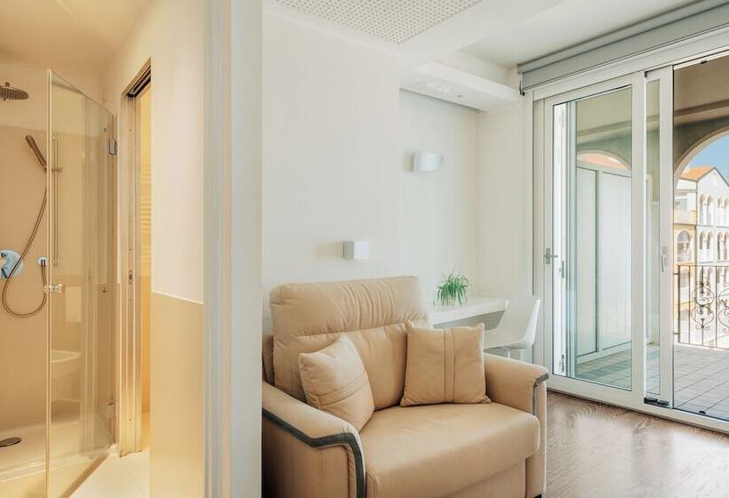 Life Hotel Seaview & Spa