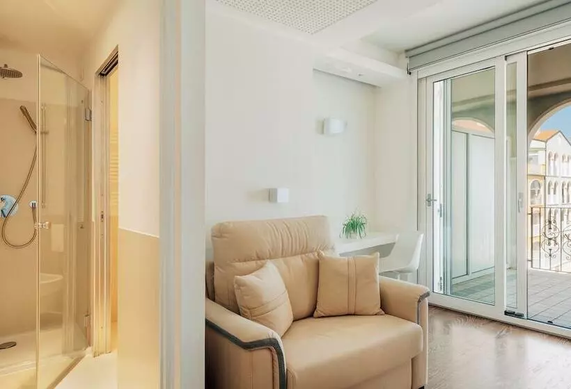 Life Hotel Seaview & Spa