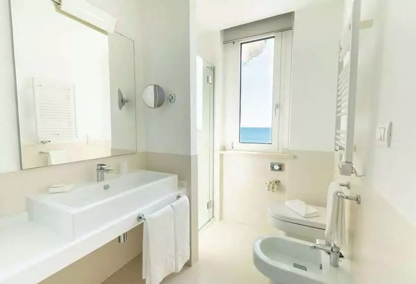 Life Hotel Seaview & Spa