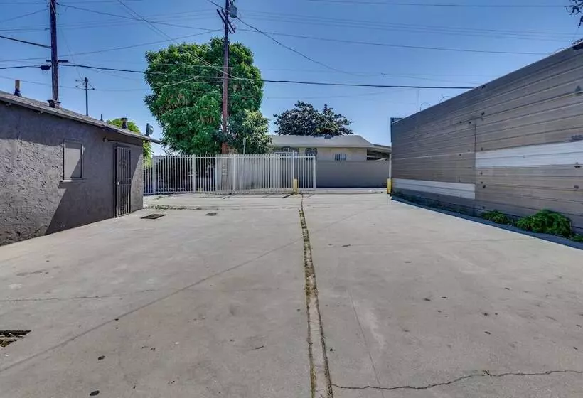 Los Angeles Vacation Rental: 9 Mi To Downtown!