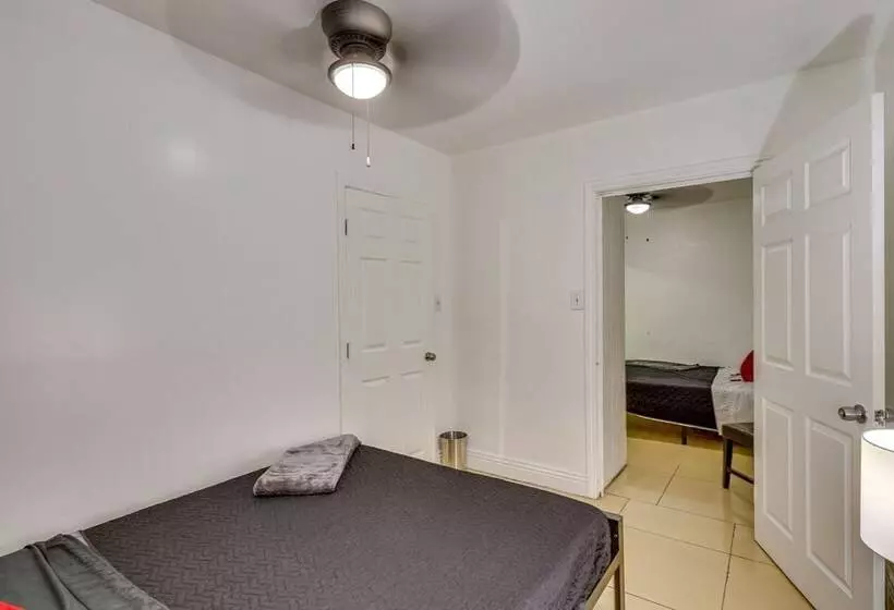 Los Angeles Vacation Rental: 9 Mi To Downtown!