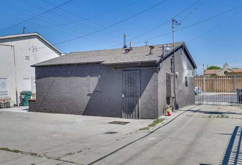 Los Angeles Vacation Rental: 9 Mi To Downtown!