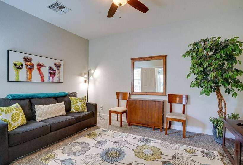 Luxe Surprise Home: Pool, Putting Green & Hot Tub!