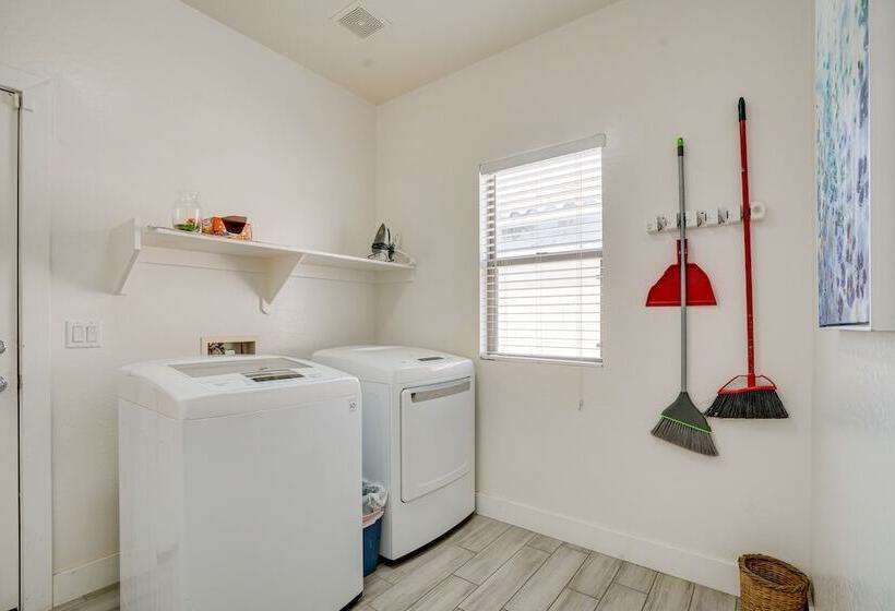 Luxe Surprise Home: Pool, Putting Green & Hot Tub!