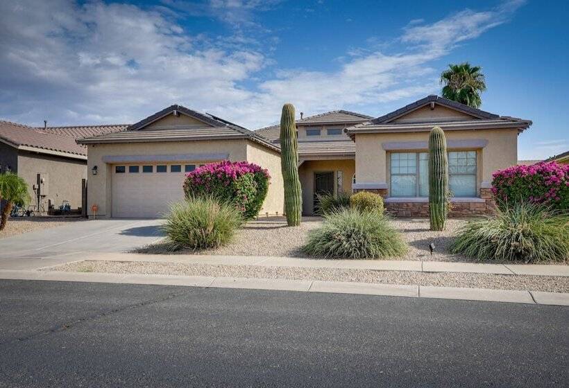 Luxe Surprise Home: Pool, Putting Green & Hot Tub!
