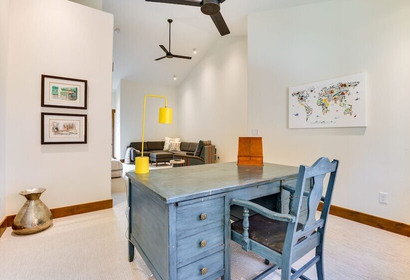 Mountain Views: Luxurious Grand Lake Escape!