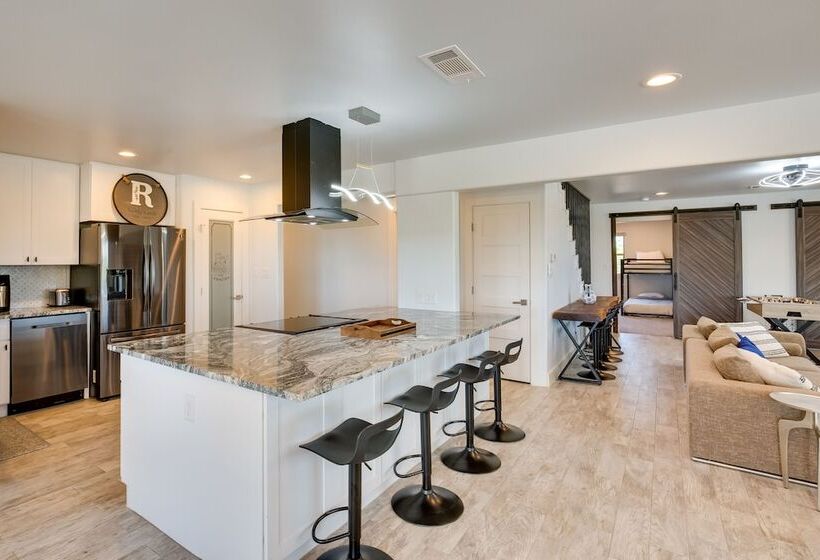 Mckinney Ranch Home W/ Patios + Lake View!