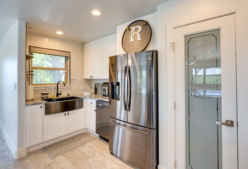 Mckinney Ranch Home W/ Patios + Lake View!