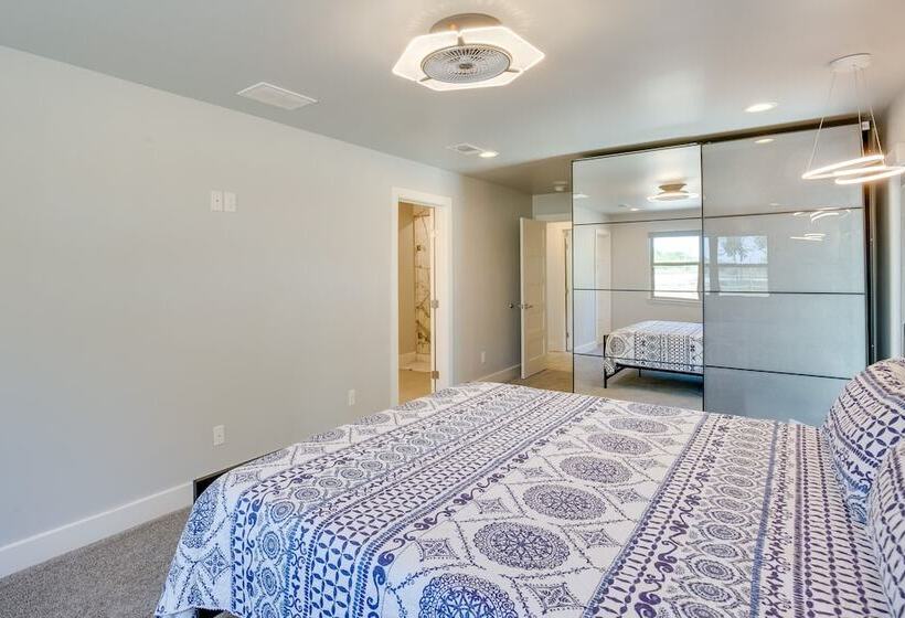 Mckinney Ranch Home W/ Patios + Lake View!