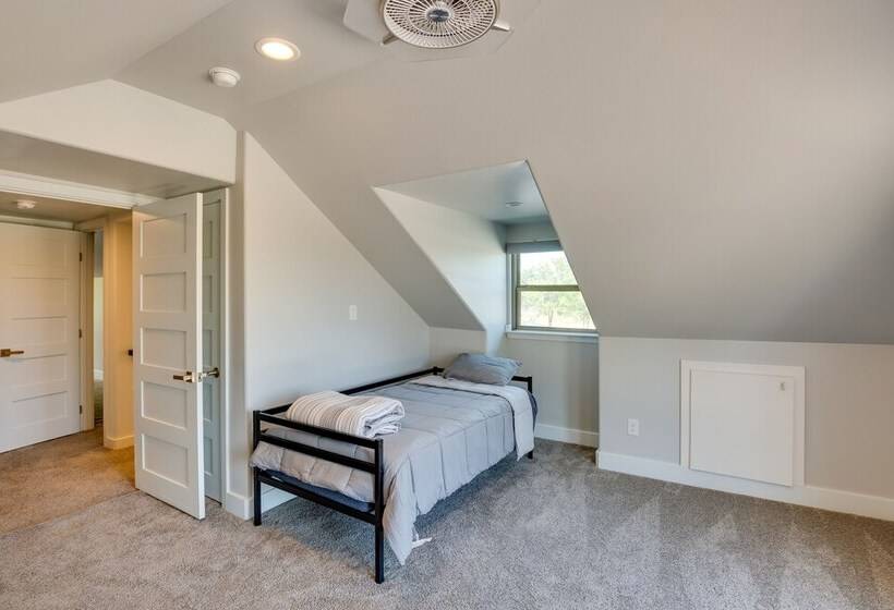 Mckinney Ranch Home W/ Patios + Lake View!