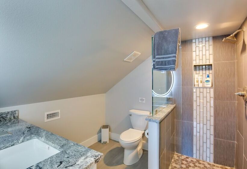 Mckinney Ranch Home W/ Patios + Lake View!