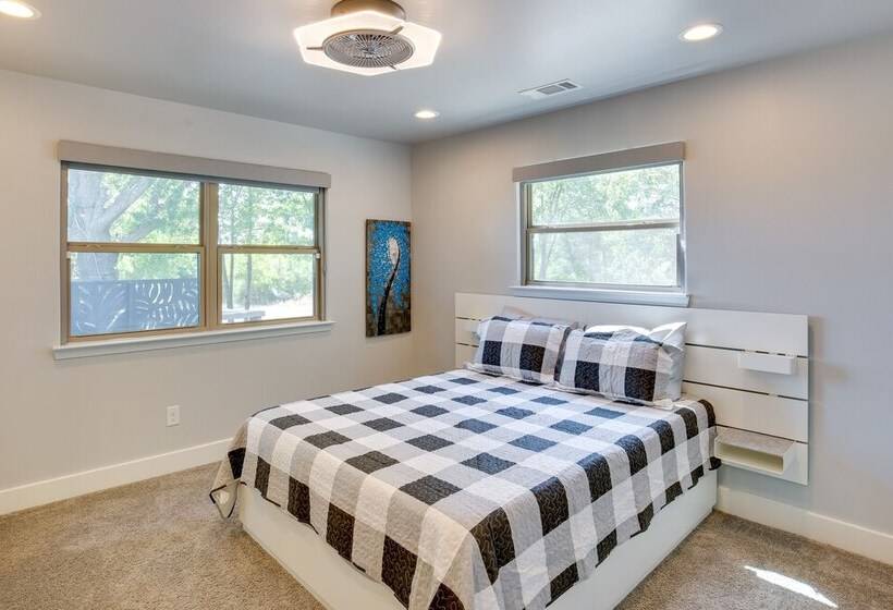 Mckinney Ranch Home W/ Patios + Lake View!