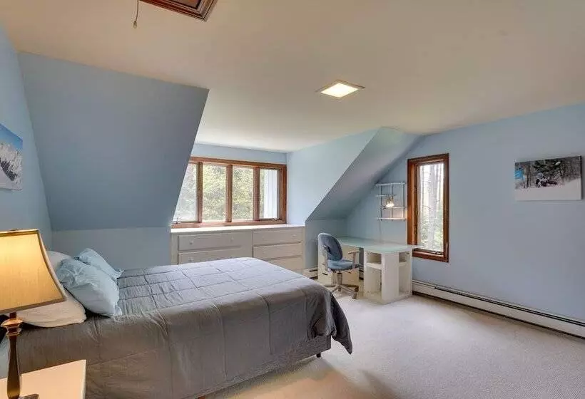 Mendon Home W/ Hot Tub, Fire Pit & Near Skiing!