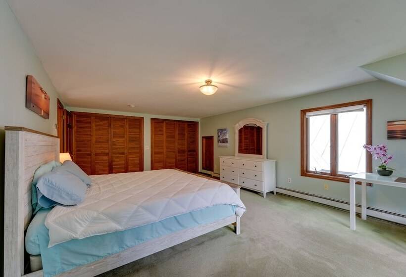 Mendon Home W/ Hot Tub, Fire Pit & Near Skiing!