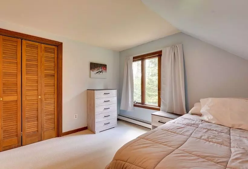 Mendon Home W/ Hot Tub, Fire Pit & Near Skiing!