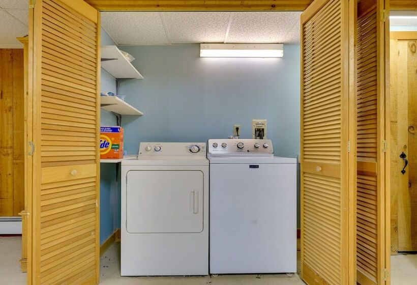 Mendon Home W/ Hot Tub, Fire Pit & Near Skiing!