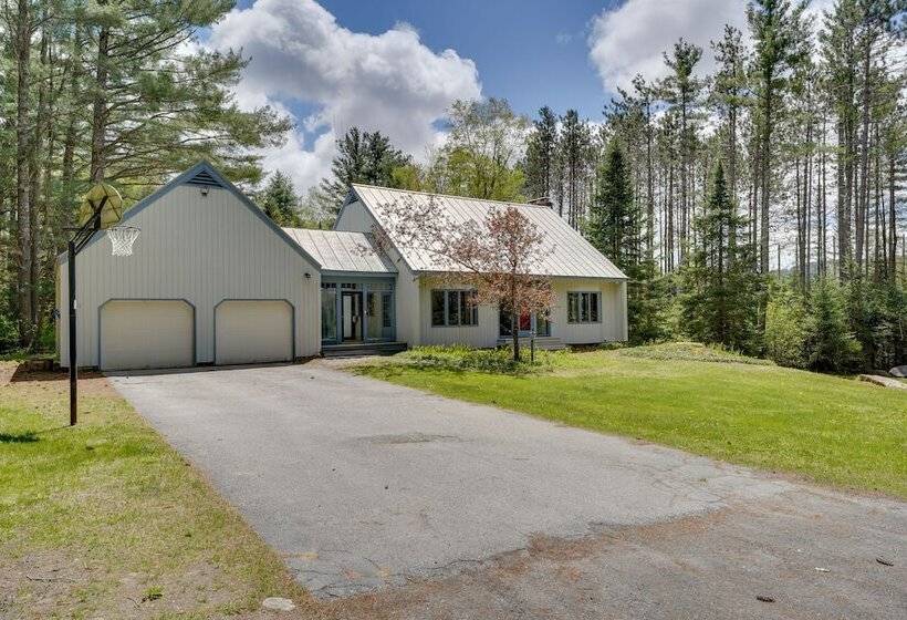 Mendon Home W/ Hot Tub, Fire Pit & Near Skiing!