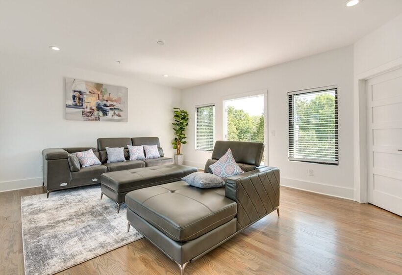 Modern Atlanta Home W/ Balcony: 2 Mi To Downtown!