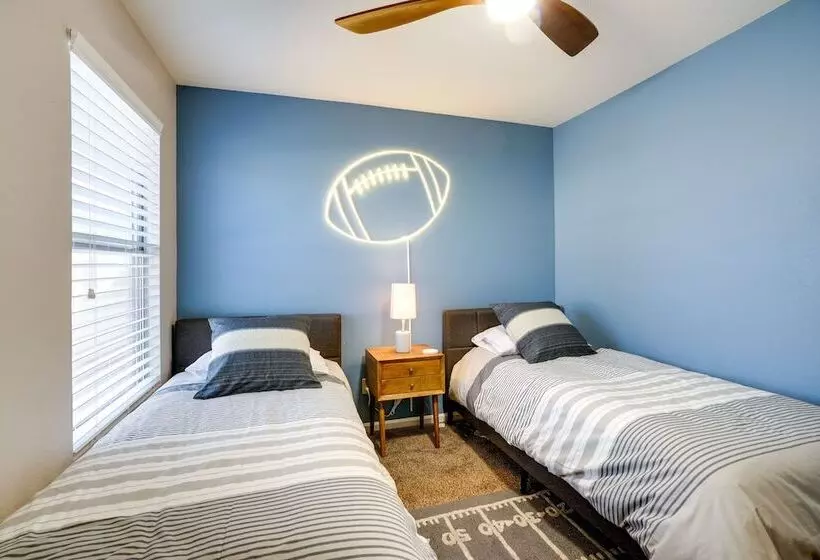 Modern Peoria Home W/ Pool Access & Private Yard!