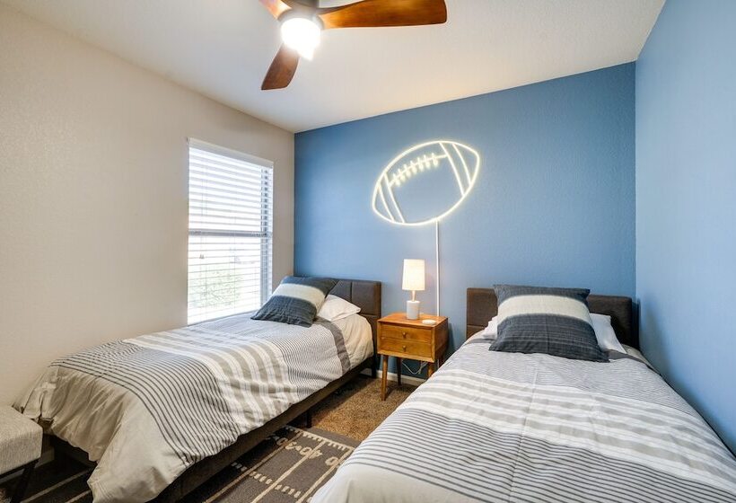 Modern Peoria Home W/ Pool Access & Private Yard!