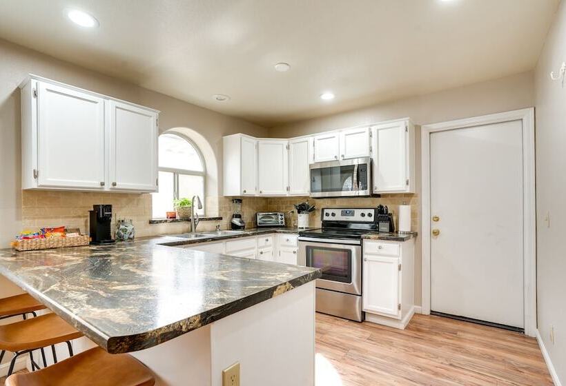 Modern Peoria Home W/ Pool Access & Private Yard!