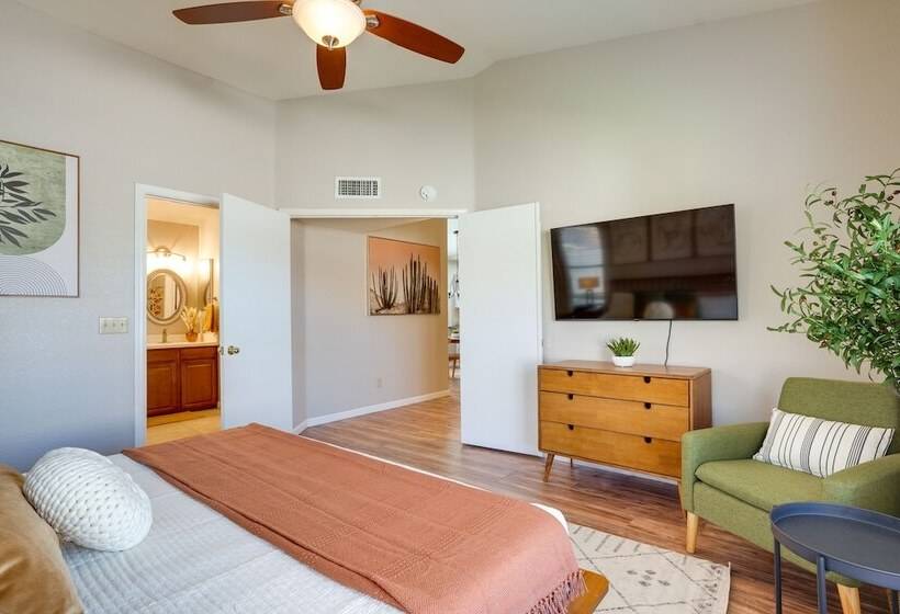 Modern Peoria Home W/ Pool Access & Private Yard!