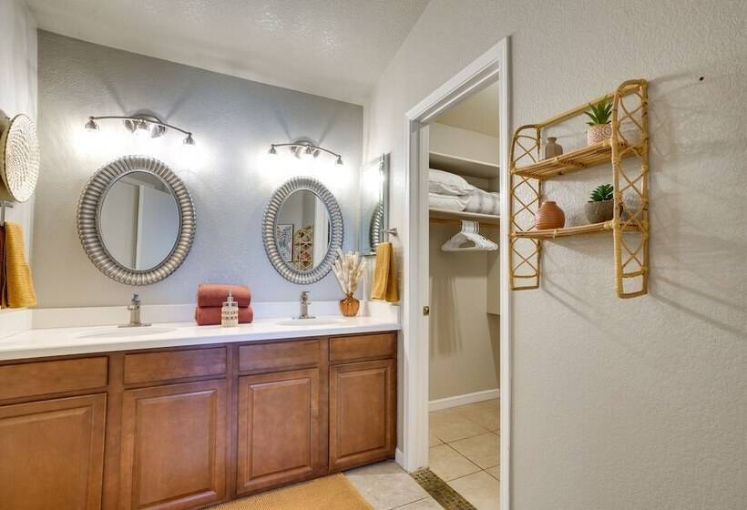 Modern Peoria Home W/ Pool Access & Private Yard!