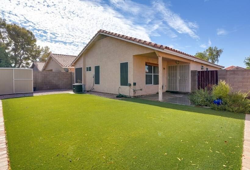 Modern Peoria Home W/ Pool Access & Private Yard!
