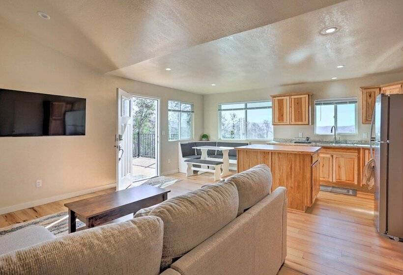 Oakhurst Duplex ~ 13 Mi To Yosemite National Park!