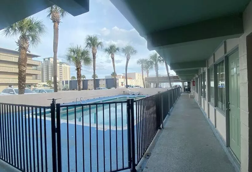 Palms By The Beach Motel