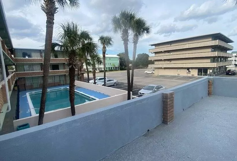 Palms By The Beach Motel