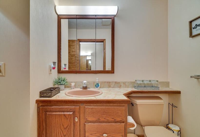 Pennsylvania Retreat W/ Sauna, Pool Table & Deck!