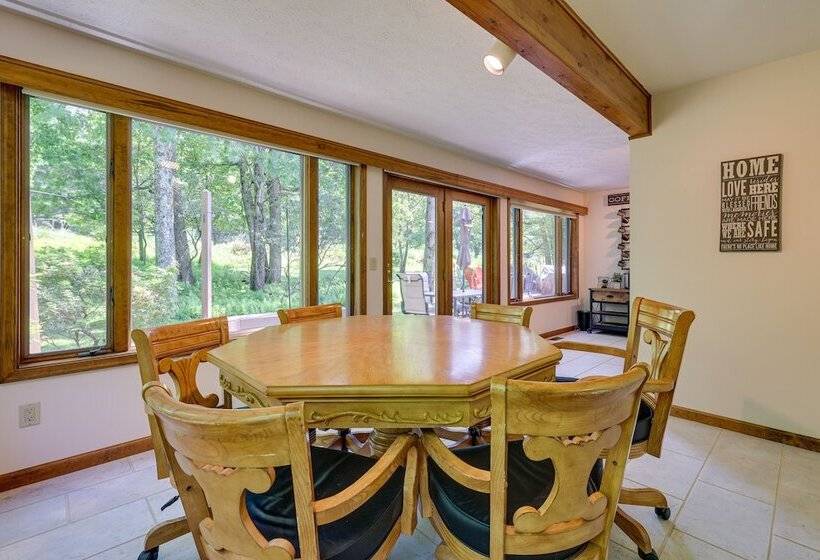 Pennsylvania Retreat W/ Sauna, Pool Table & Deck!