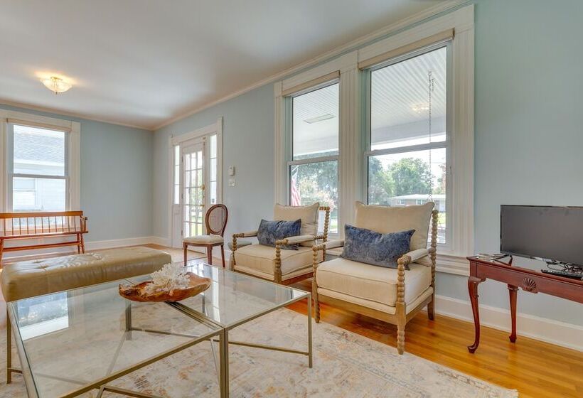 Pensacola Paradise: Furnished Deck & Gas Grill!