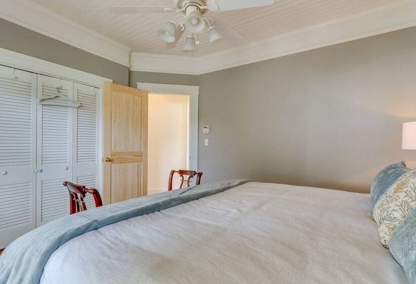 Pensacola Paradise: Furnished Deck & Gas Grill!