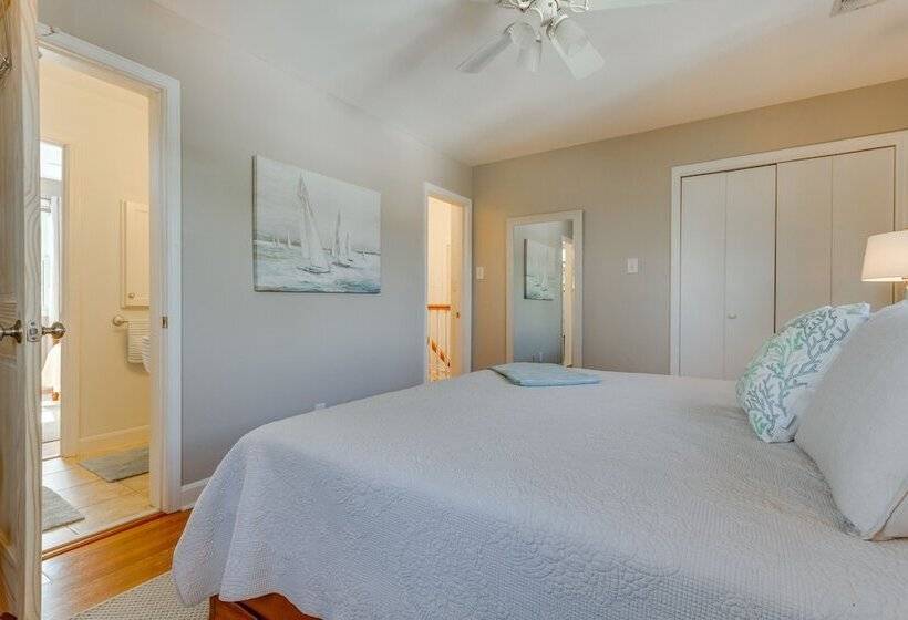 Pensacola Paradise: Furnished Deck & Gas Grill!