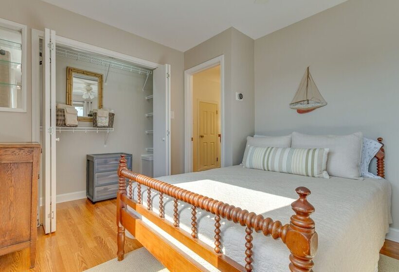 Pensacola Paradise: Furnished Deck & Gas Grill!