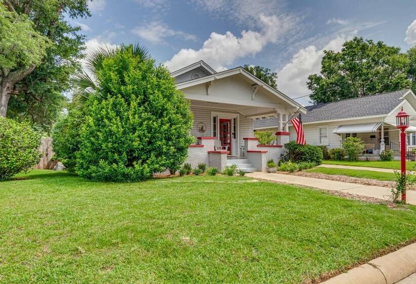 Pensacola Paradise: Furnished Deck & Gas Grill!