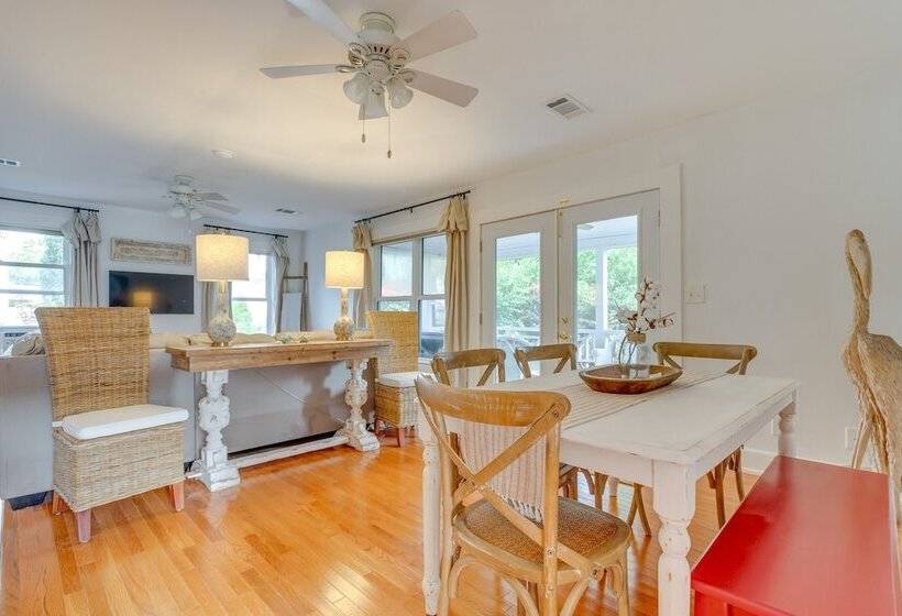 Pensacola Paradise: Furnished Deck & Gas Grill!