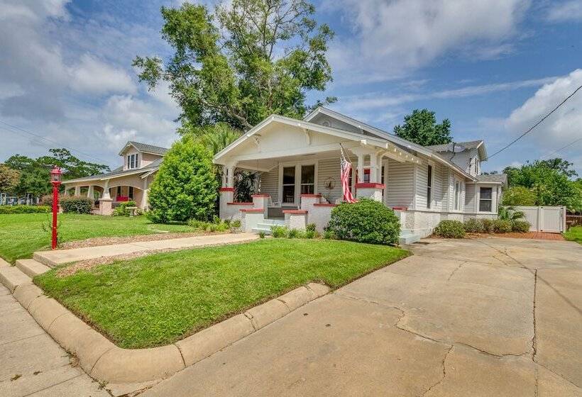 Pensacola Paradise: Furnished Deck & Gas Grill!