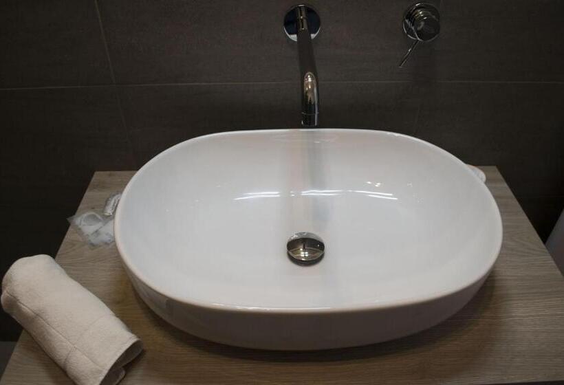 پانسیون Four Winds B&b