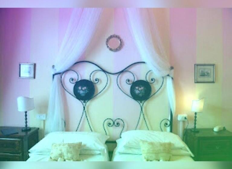 پانسیون Room In Guest Room Viareggio Top Deco Versilia