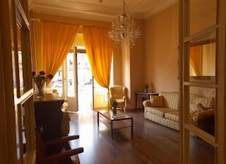 پانسیون Room In Guest Room Viareggio Top Deco Versilia