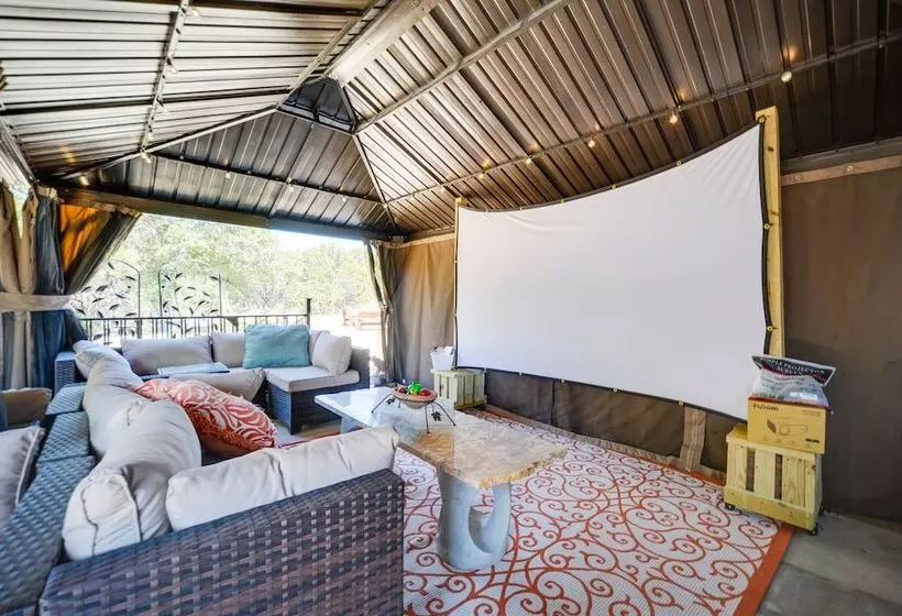 Pet Friendly New Braunfels Home W/ Game Room!